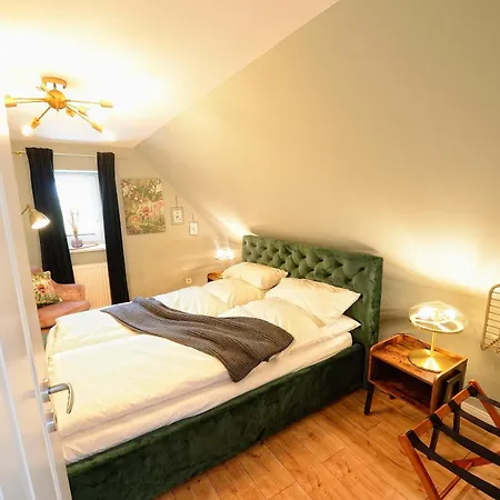 Luxerioes Und Idyllisch Mit 4 Schlafzimmern! Bruchkobel