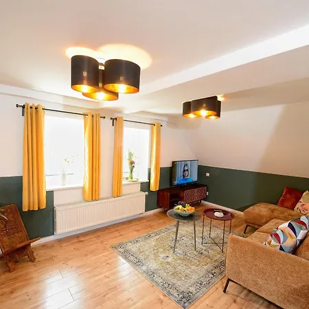 Apartment Luxerioes Und Idyllisch Mit 4 Schlafzimmern! *