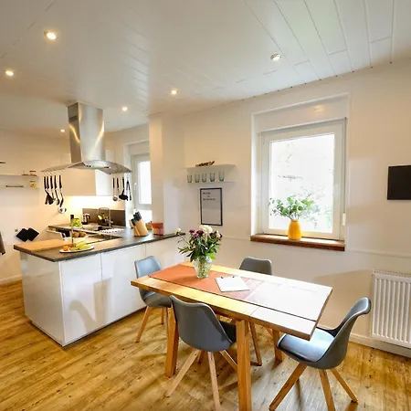 Luxerioes Und Idyllisch Mit 4 Schlafzimmern! Apartment *